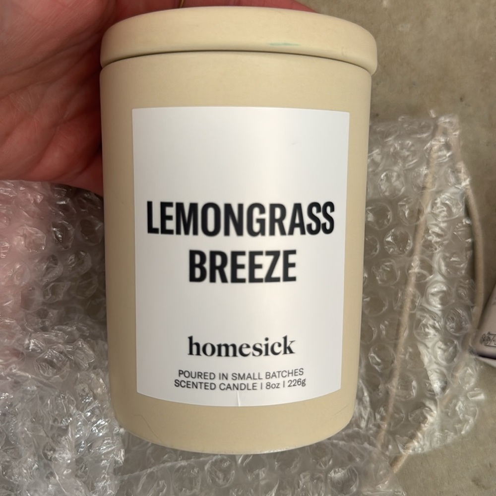 Lemongrass Breeze Scented Candle - Cream
